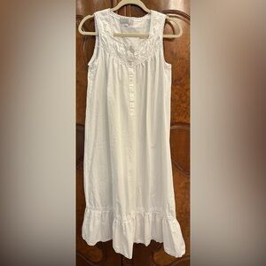Elegant White Lace Trim Chemise